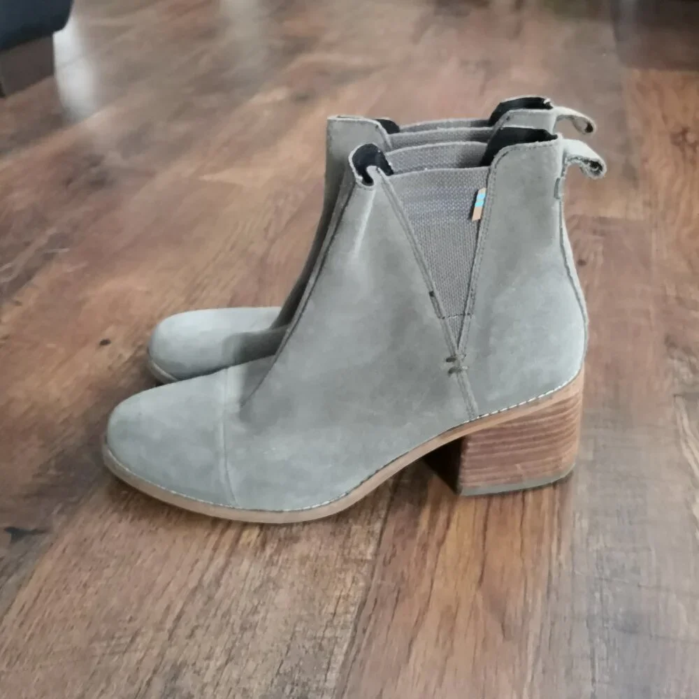 Toms Esme Suede Elastic Side Olive Green‎ Ankle Boots Women's Size 8.5